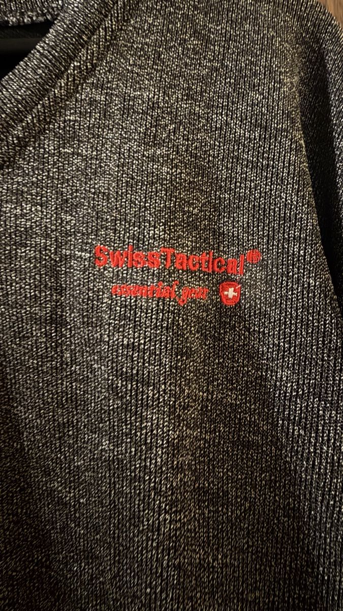 T-shirt: Swiss Tactical Essential Gear – Nuovo (secondo la descrizione) da Möhlin venduto da CekoD 1
