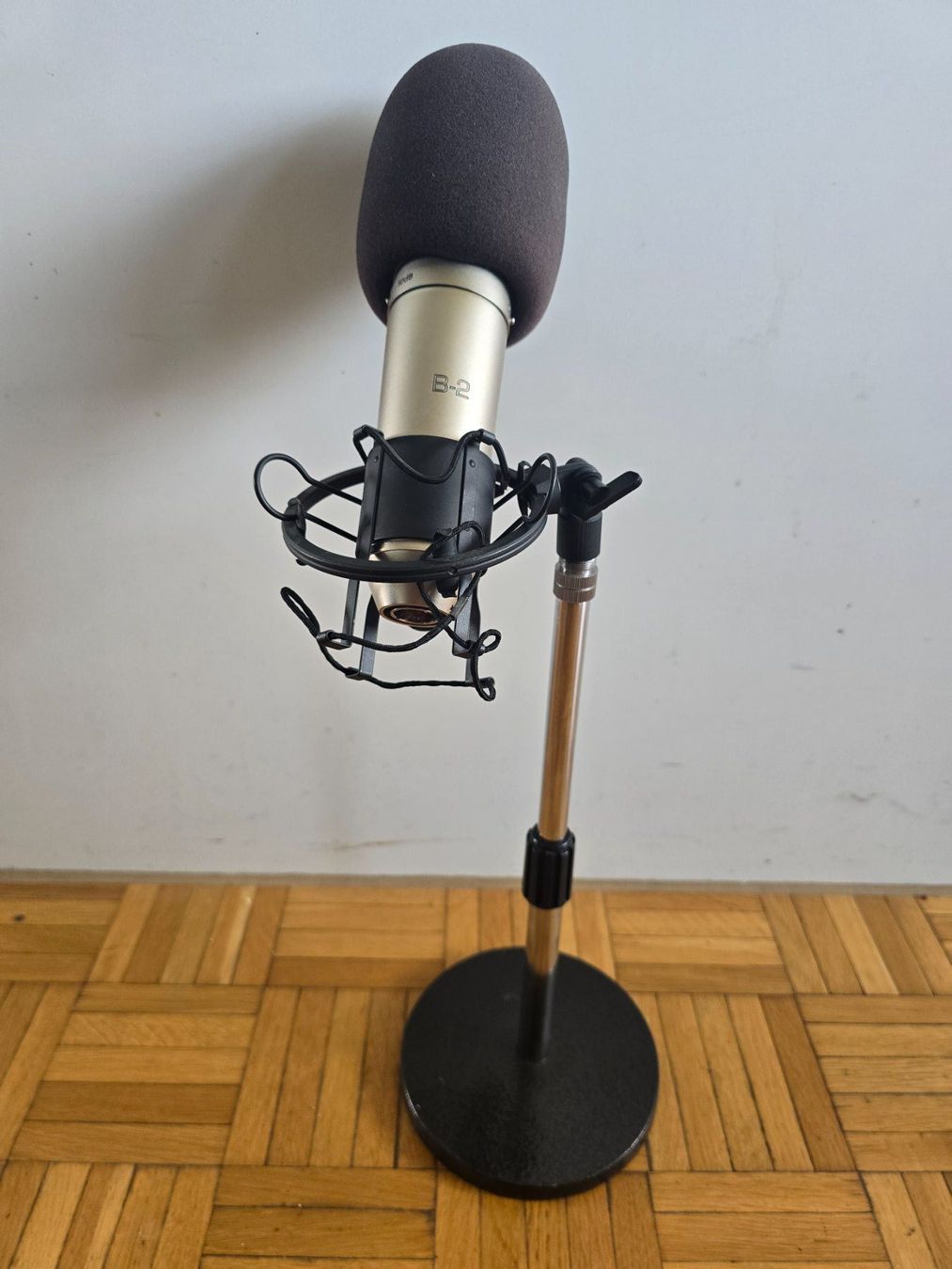 Microfoni: Behringer B-2 Pro Mikrofon mit Spinne und Windschutz – Usato da Zug venduto da musikundtechnik