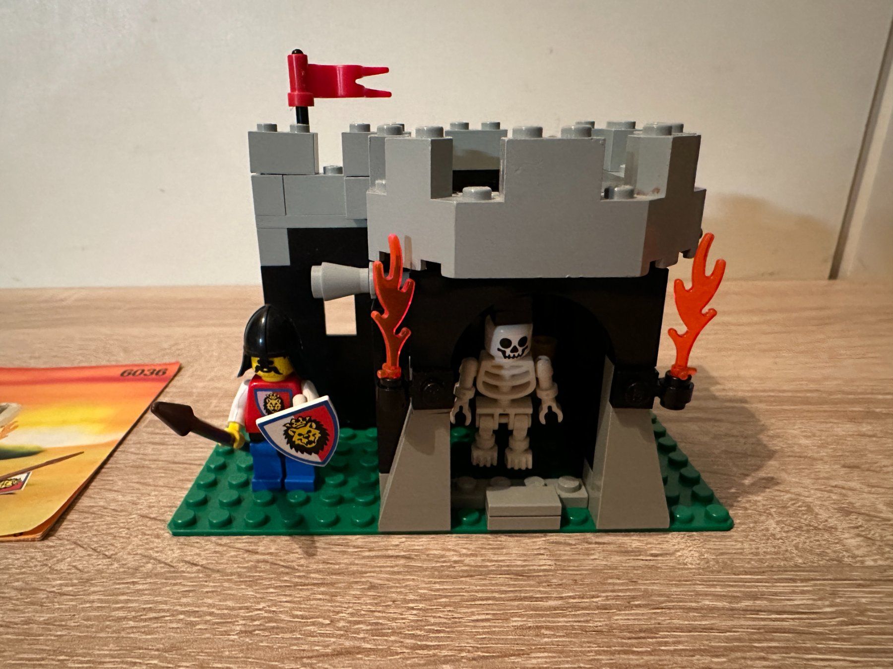Lego Kit di costruzioni: LEGO 6036 Skeleton Surprise – Usato da Basel venduto da Don-Angel 4