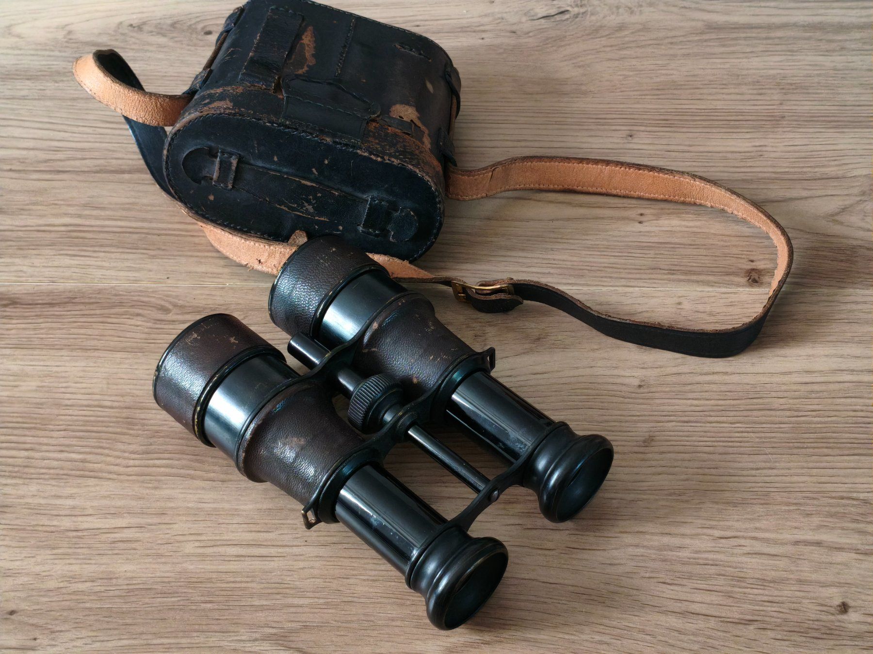 Jumelles: Antikes Fernglas mit Etui (evtl. Strübin Basel) – D'occasion à Schaffhausen par philscardstore 2
