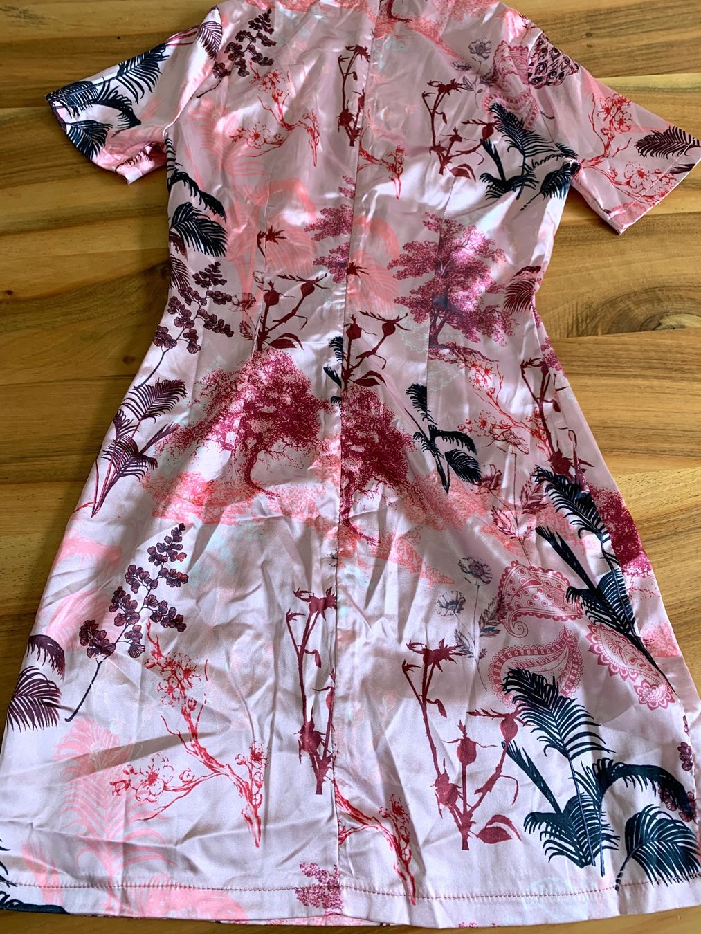 Robes: PRETTY LITTLE THINGS Satinkleid Grösse 34 **NEU** – Neuf avec emballage d'origine à Meiringen par snahhanssnah 8