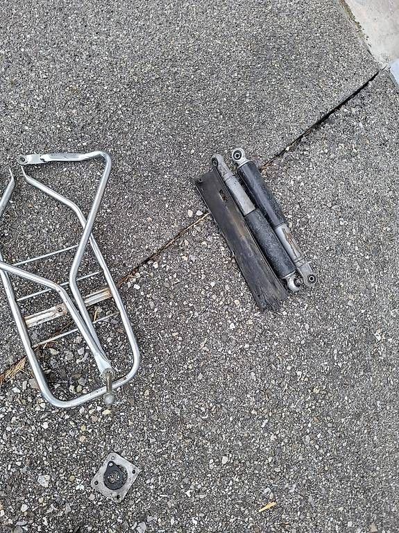 Tutti pezzi di ricambio auto: Stossdämpfer – Usato da Zell LU venduto da cle_xmx2