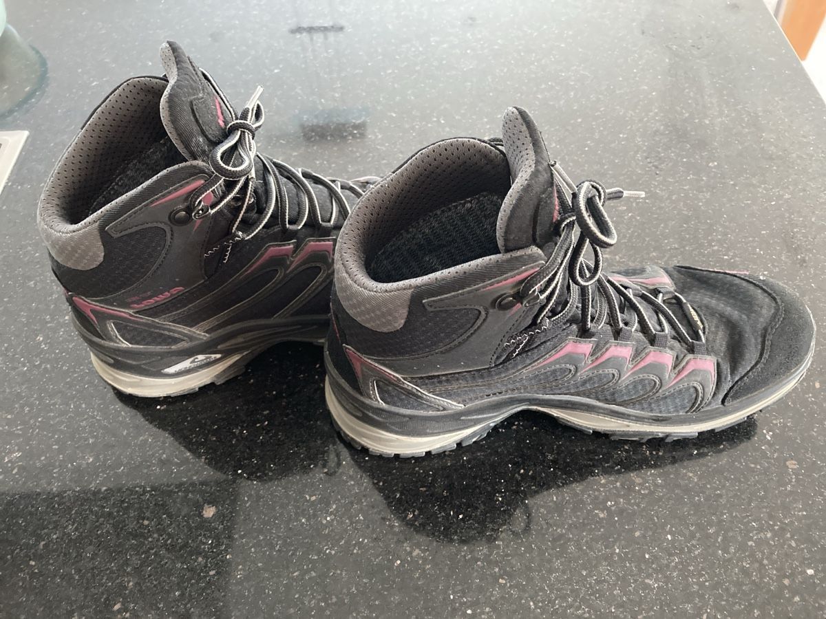 Lowa Scarpe da uomo: Lowa Wanderschuhe Gore-Tex – Usato da Gunzwil venduto da Heimatchochi 1