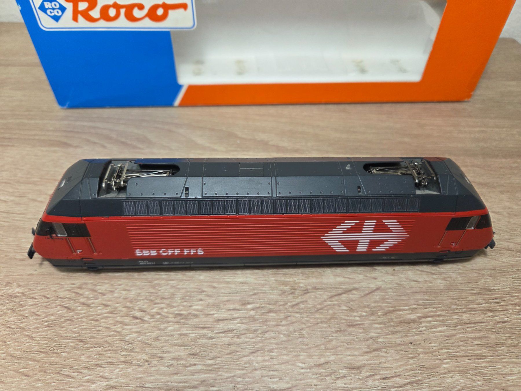 Roco Modellini di ferrovie: Roco 43655 E-Lok Re 460 SBB H0 – Usato da St-Aubin-Sauges venduto da Lo_Go 4