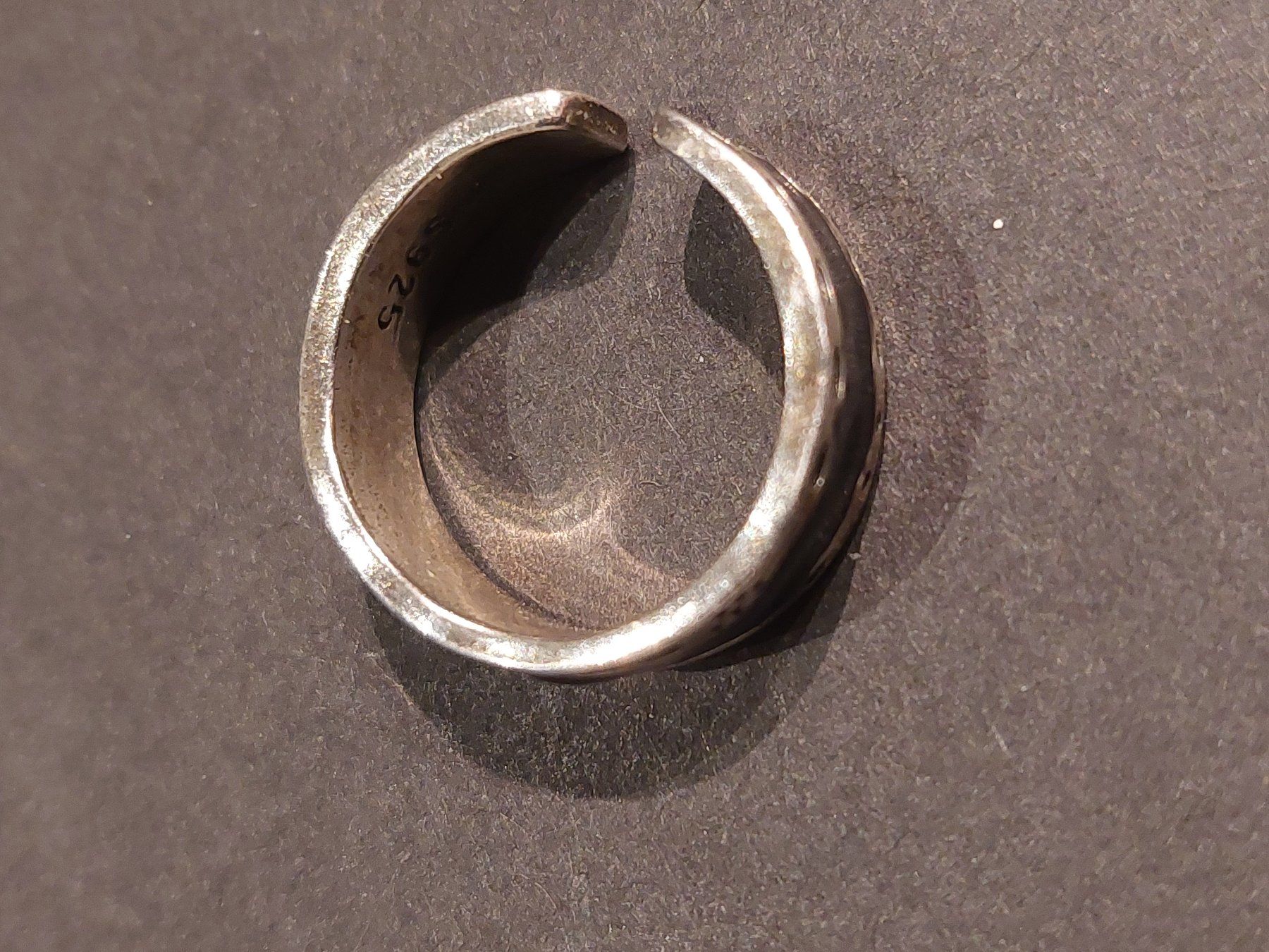 Anelli: Ring, Sterlingsilber mit rundum schwarzer Einlage – Usato da Obfelden venduto da Kleha 1