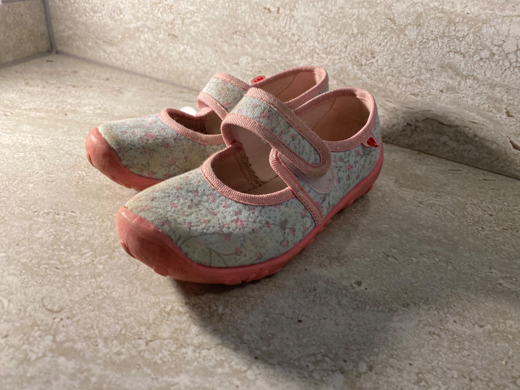 Elefanten Schuhe für Mädchen: Elefanten Hausschuhe Gr 28 – Gebraucht aus Birrwil von Bendegriz 2