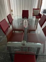 Tavolo da pranzo con piano in vetro temperato 