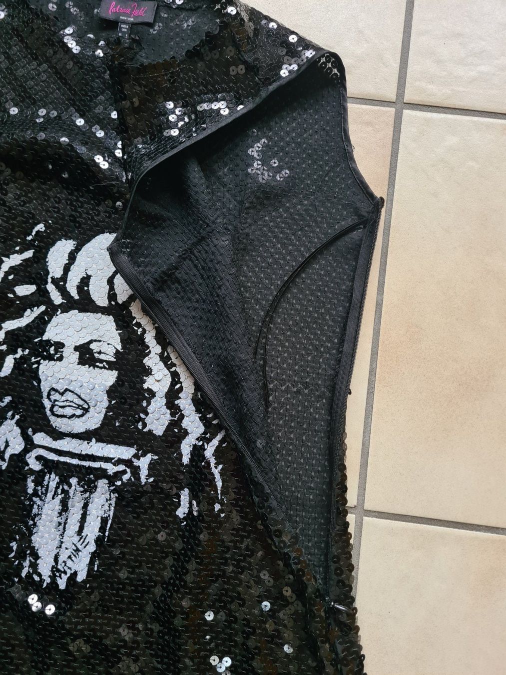 Vestiti: Robe Patricia Field noire à sequins taille 34/36 – Usato da le landeron venduto da canette 1