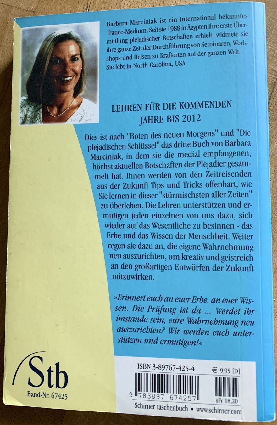 Libri: Buch - BARBARA MARCINIAK DIE LICHTFAMILIE – Usato da Birsfelden venduto da Emporio82 1