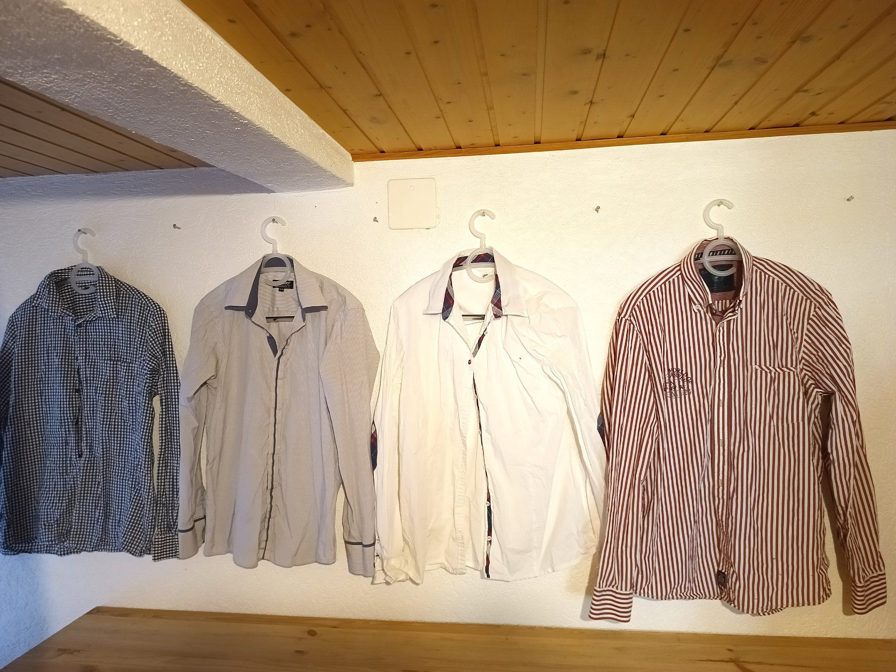 Lotti di vestiti: Lot de 22 chemises – Usato da St imier venduto da Rieju23 2