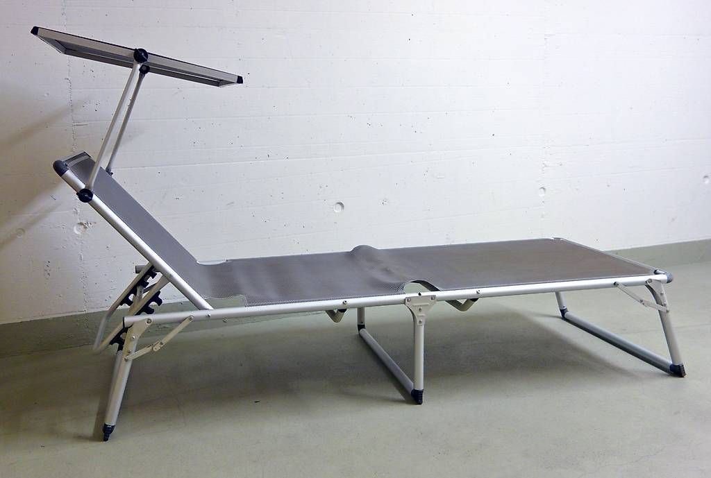 Liegen & Liegestühle: gebrauchte Sonnenliege Grau Alu + Polyester mit Sonnendach – Gebraucht aus Uitikon Waldegg von elj_q22m