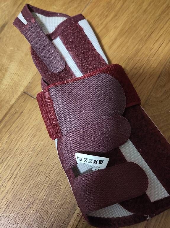 Attrezzature mediche: Handgelenkbandage rechts – Usato da Winterthur venduto da Hasso92 2