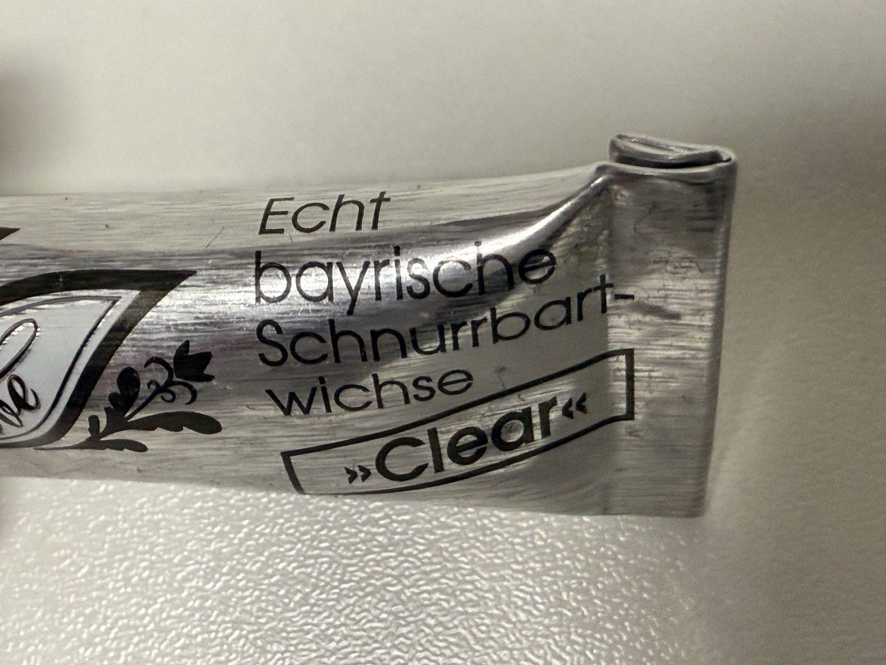 Cura del viso: Bayrische Schnurrbartwichse "Clear" 10ml – Nuovo (secondo la descrizione) da Herisau venduto da Schema91 1
