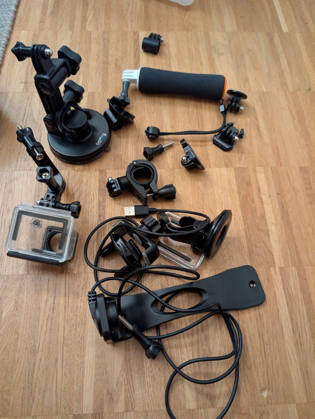 Gopro Action Cam: Diverses GoPro Material – Neu (gemäss Beschreibung) aus Urdorf von Drizzy 1