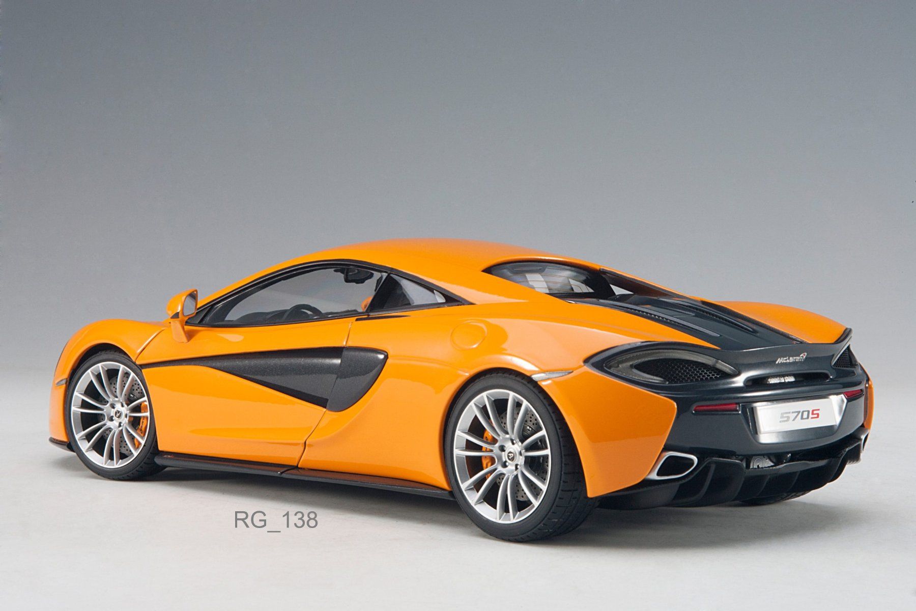 Autoart Modellautos: MCLaren 570S 1:18 – Neu und originalverpackt aus Ulisbach von mironebraska 6