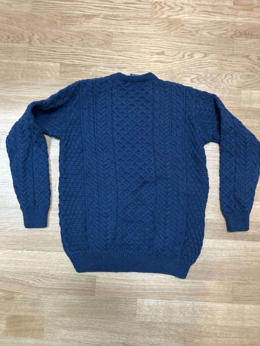 Maglioni & Felpe: ARAN Wolle Pullover blau V-Ausschnitt Grösse L – Usato da Luzern venduto da ThrowbackVintage 3