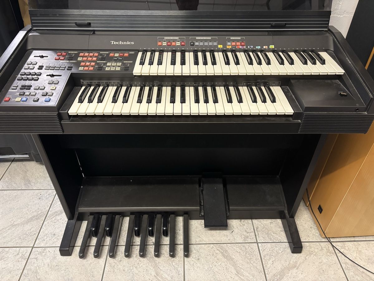 Technics Musikinstrumente: Technics Heimorgel SX-EX30 Keyboard Orgel mit Stuhl – Gebraucht aus Bellmund von Bietu
