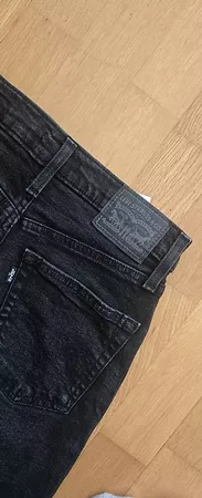 Levis High-Waisted-Mom-Jeans Gr. 27
