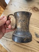 Ancien pot décoratif en métal argent