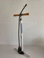 Vintage Standluftpumpe Gerber - Holzgriff Manometer