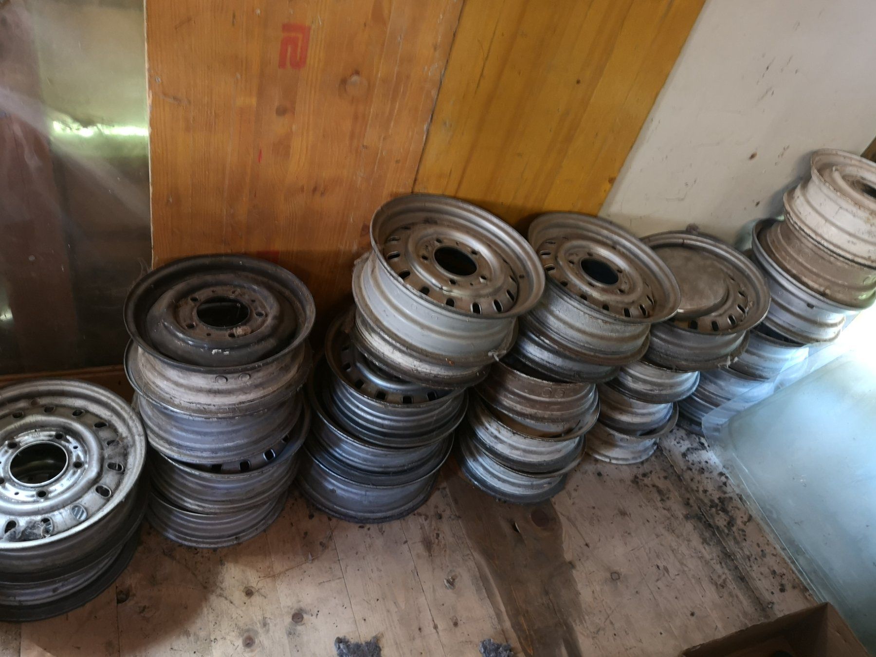 NSU Tutti pezzi di ricambio auto: NSU Teilesammlung – Usato da Höfen b. Thun venduto da Sweetjona 9