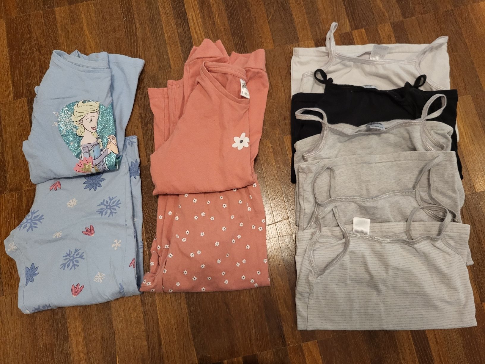 Lotti & Set di vestiti: Kinderkleider-Paket Gr. 104/110 Mädchen – Usato da Basel venduto da Ywana 1