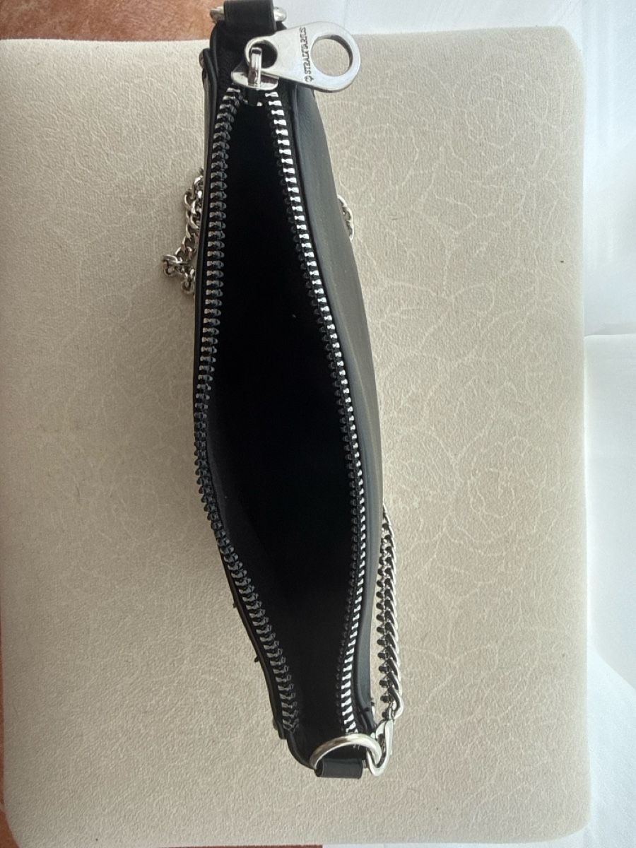 Stradivarius Borse da donna: Schwarze Stradivarius Leder Tasche – Usato da Oetwil a.d. Limmat venduto da ale_b6 2