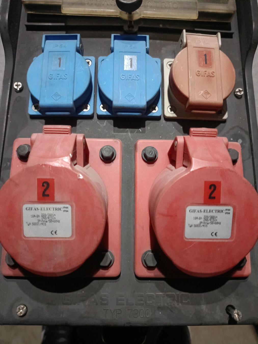 GIFAS Elektrotechnik: Stromverteiler Gifas Typ 7300 gebraucht – Gebraucht aus Eschlikon TG von nun_hnb7