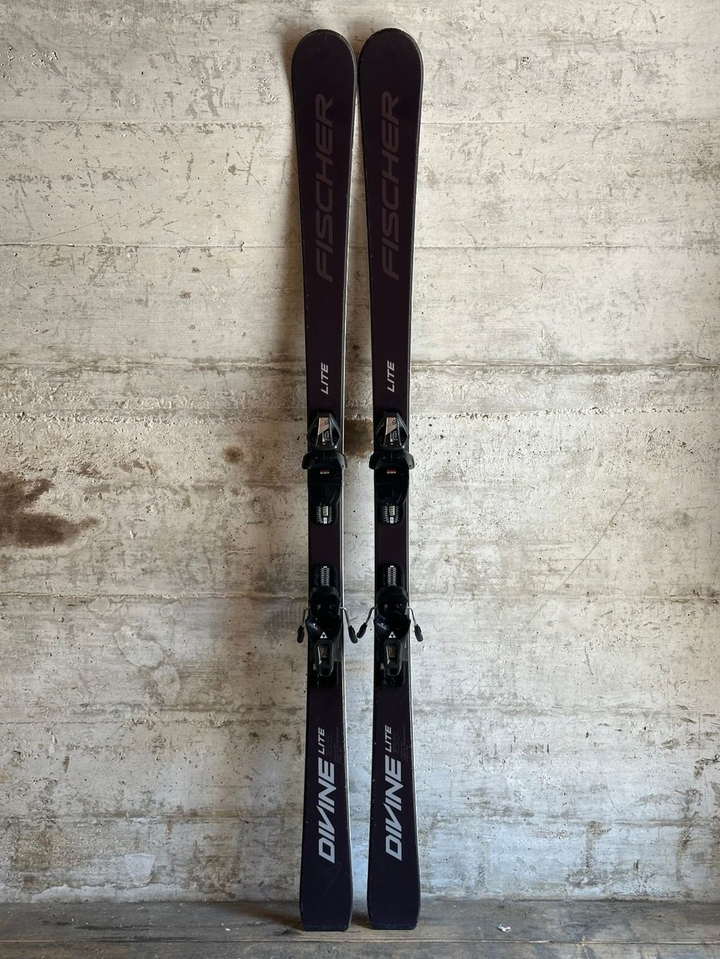 Fischer Skis: Fischer Divine Ski 165CM – D'occasion à Emmenbrücke par karkarkar