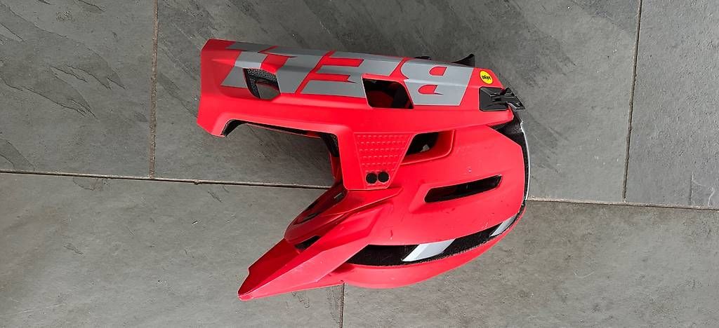 Caschi: Integrall Helm BELL super air MIPS – Usato da Frauenkappelen venduto da ann_65rk