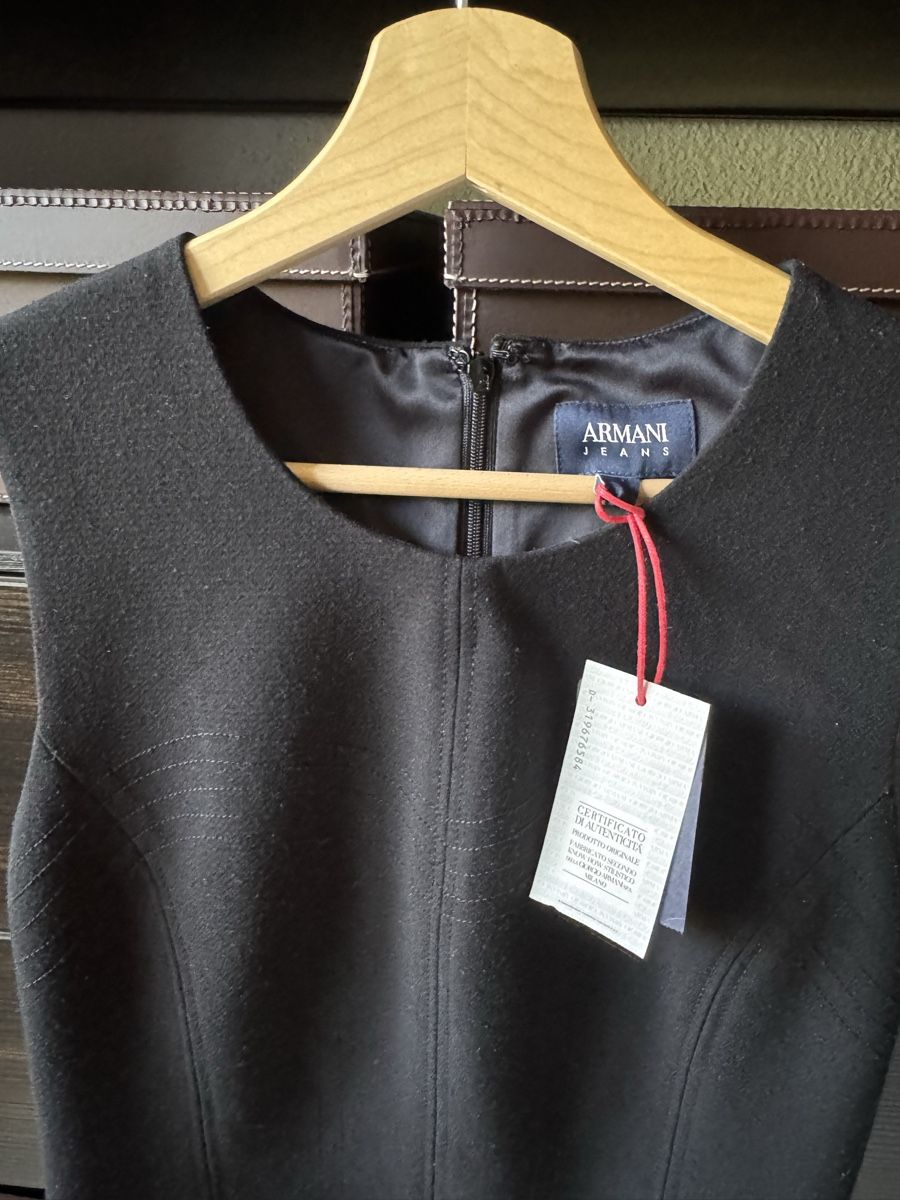 Armani Vestiti: Armani Jeans Kleid Grösse 36 – Usato da Wilderswil venduto da Renaissance1 2