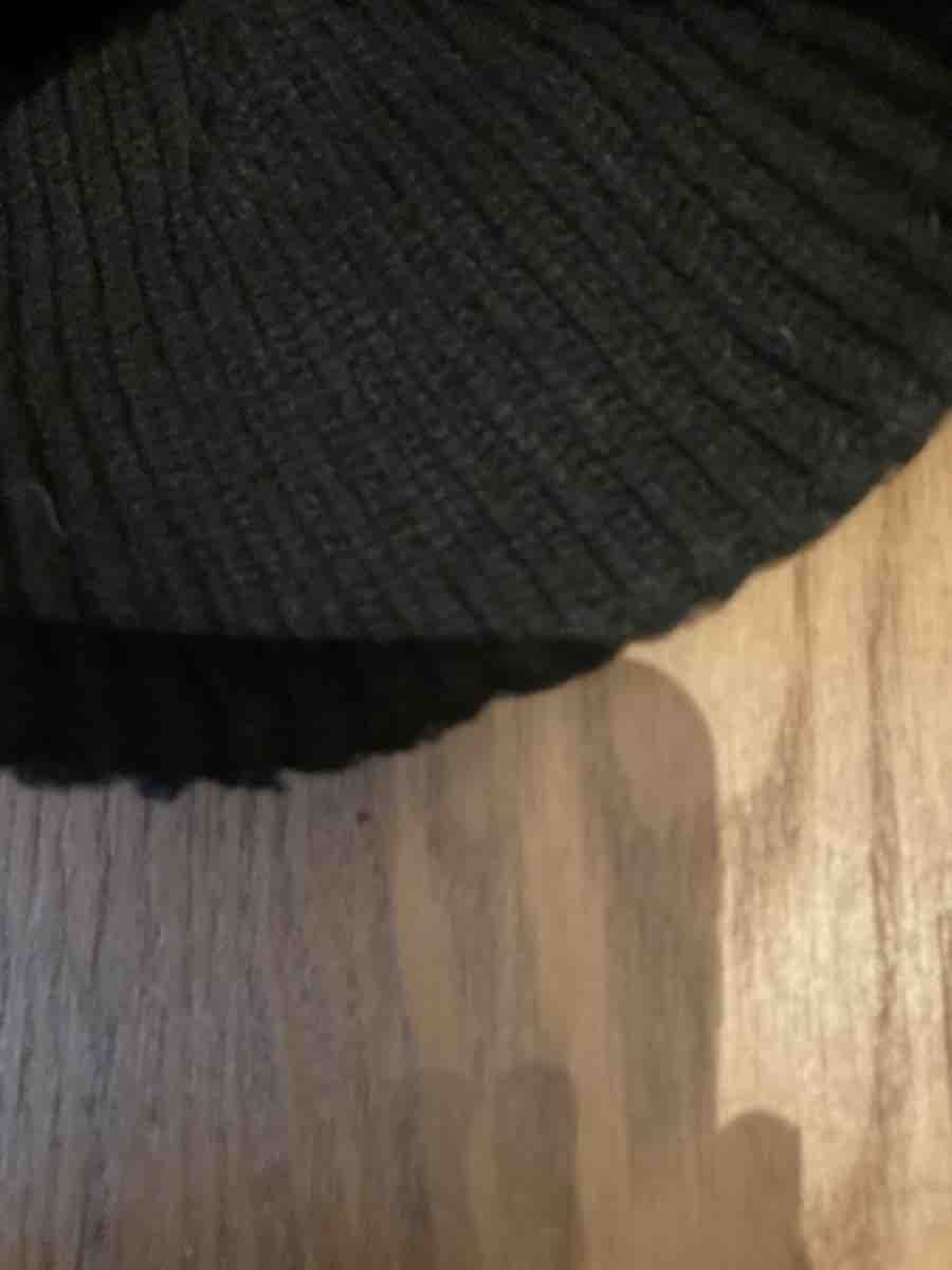 H&M Copricapi, berretti & cappellini: Schwarze Strickmütze Unisex Einheitsgrösse – Usato da Schaffhausen venduto da s.ehrb 5