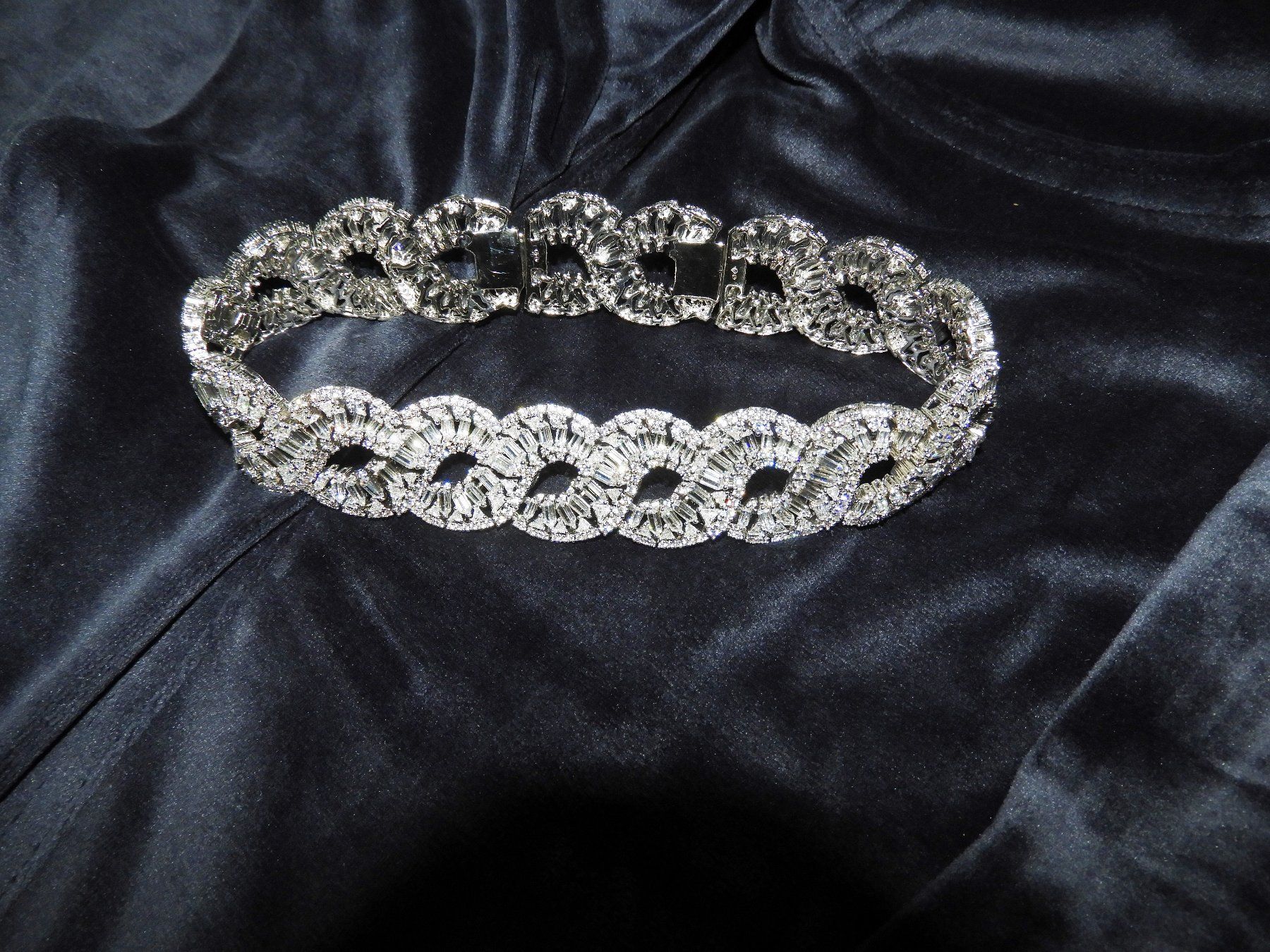 Swarovski Ketten: Hyperbola Halsband Choker Wave Swarovski Neu – Neu und originalverpackt aus Zuerich von proactiv