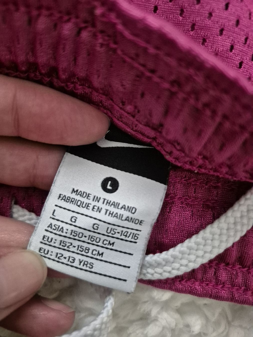 Pantalons: short nike 14-16 ans /S – Neuf (Voir description) à St-Pierre-Clages par _RV 2
