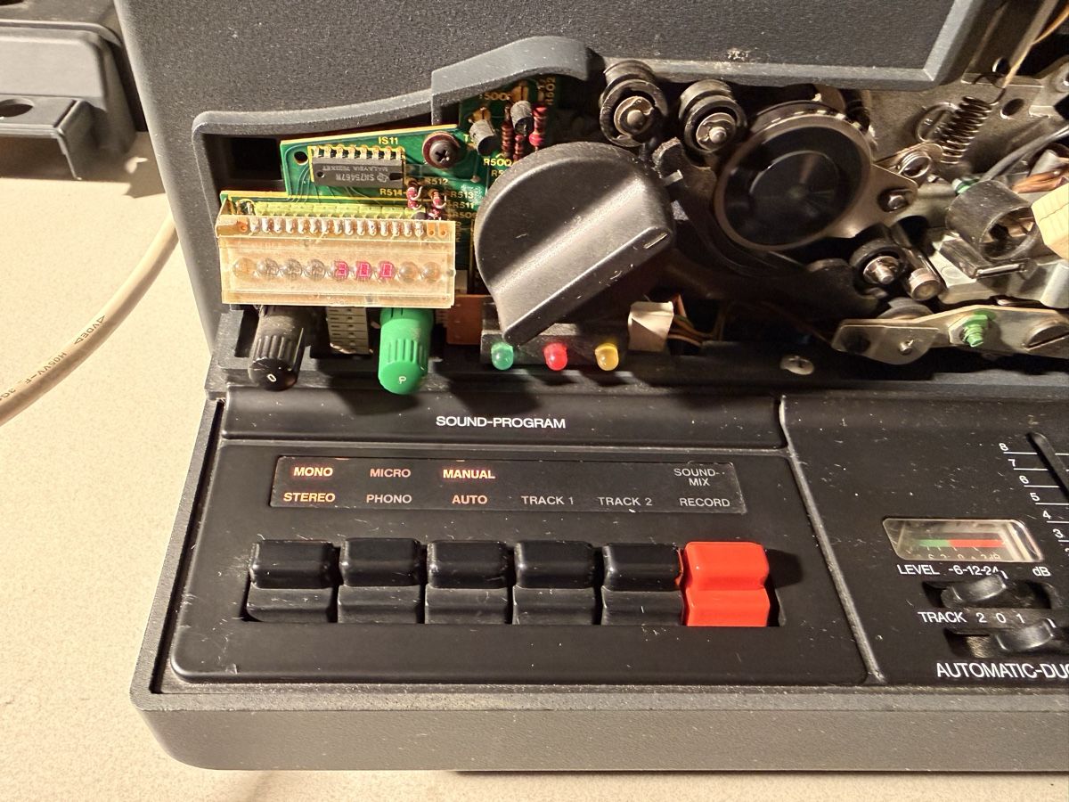 Pellicole: Bauer T610 Microcomputer Stereo Super 8 Projektor + M2 – Usato da Reinach BL venduto da Rushkatie 3