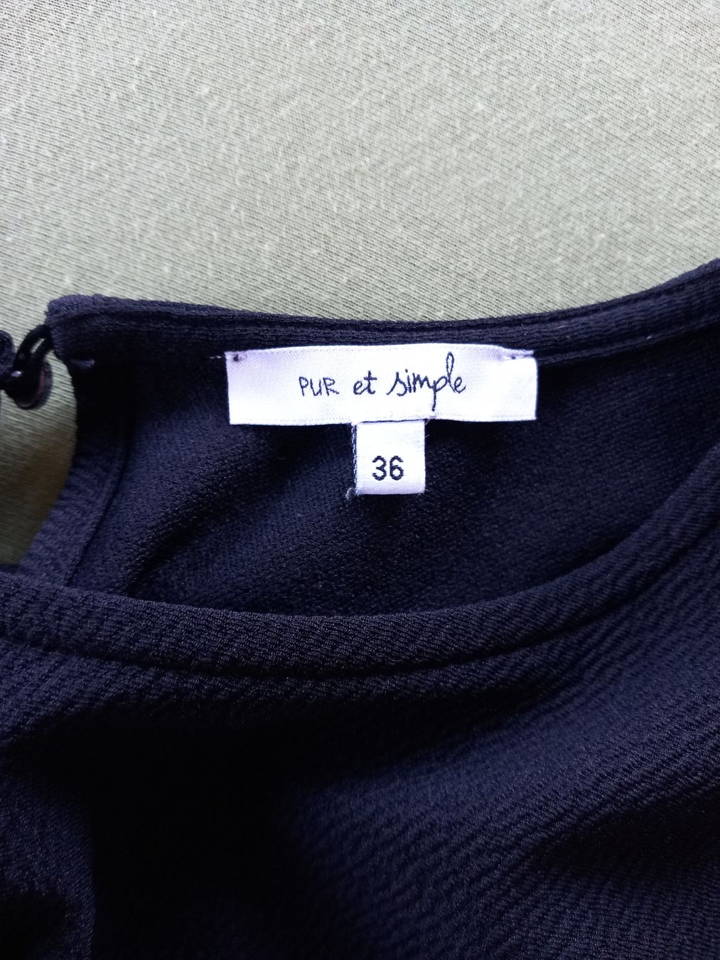 Top: Haut noir manches 3/4 Taille 36 – Usato da Faoug venduto da per_kp6r 3