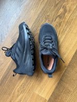 NEU adidas Terrex Hikingschuh Gr 39 1/3