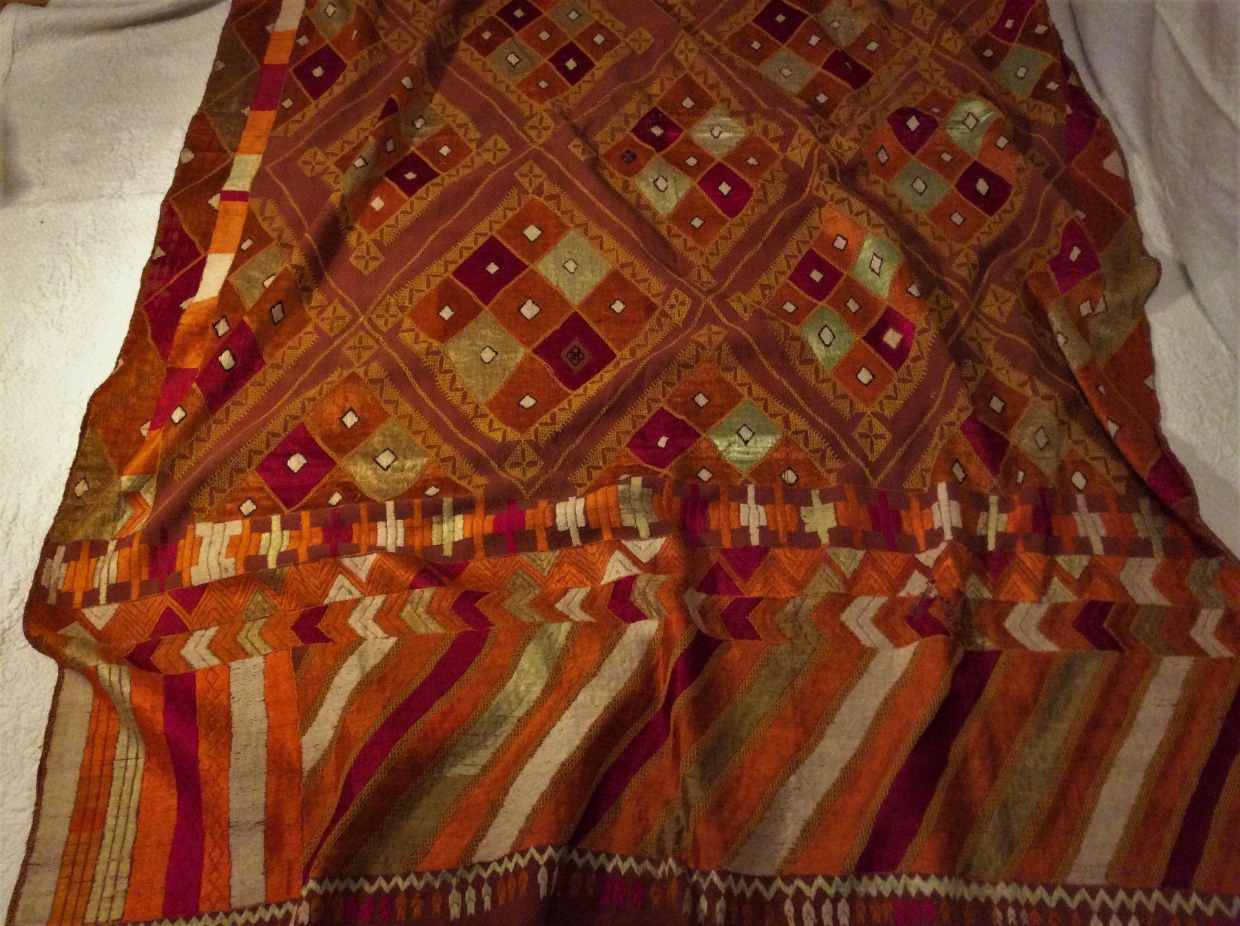 Tessuti: Phulkari sur Kadhi – Usato da Genève venduto da edelweiss1900 5