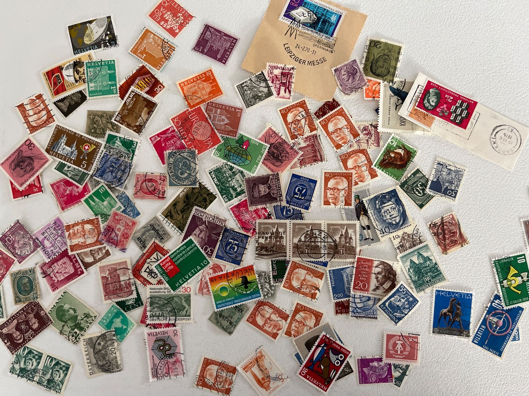 Tutti i francobolli: Lot 21: Lot mit Mix Briefmarke – Usato da Chiasso venduto da AzenYa