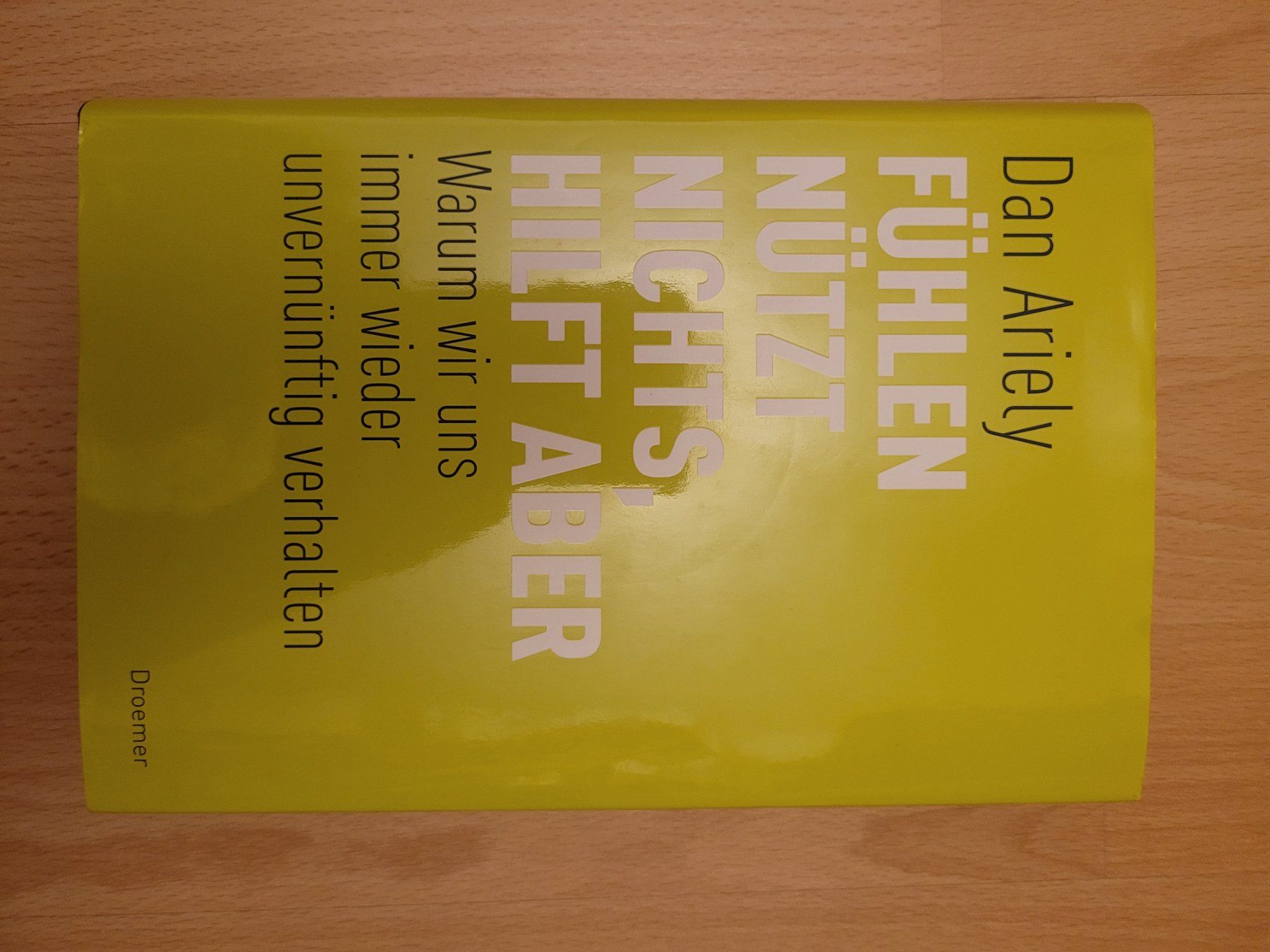 Libri: Fühlen nützt nichts, hilft aber – Usato da Perlen venduto da Safari_23