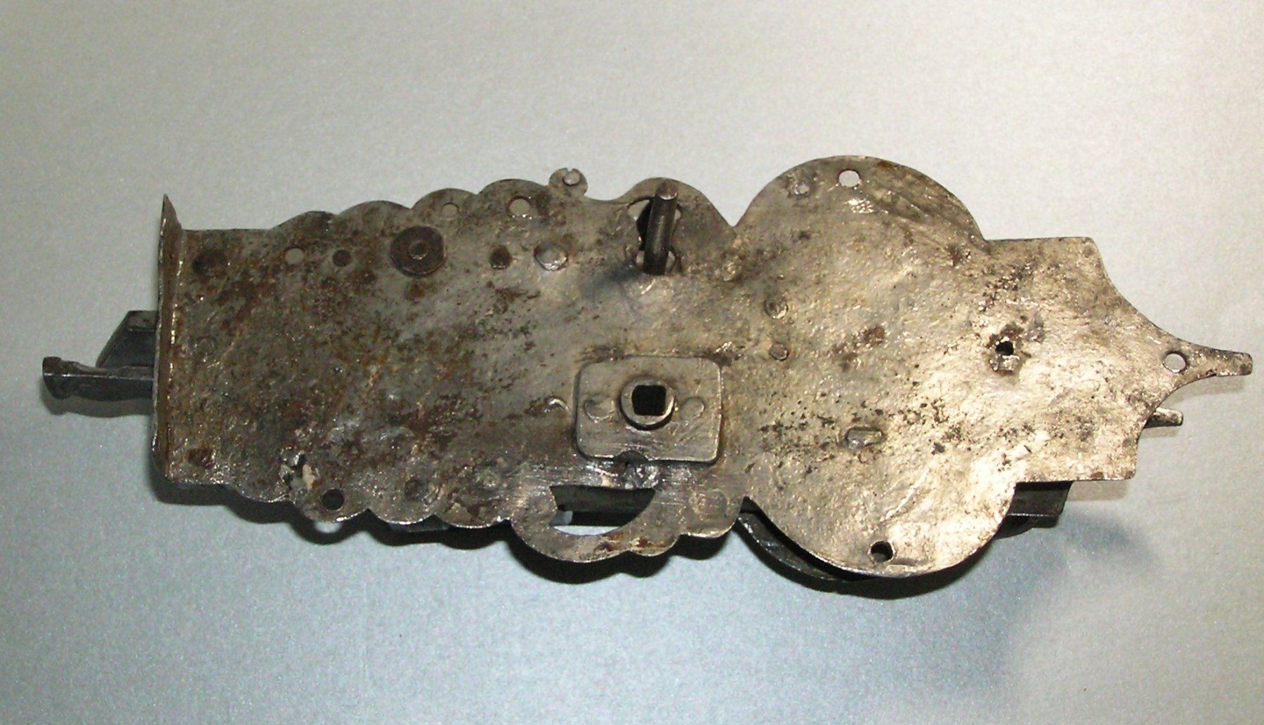 Lucchetti: Antikes Türschloss geschmiedet – Usato da Grenchen venduto da Antique-hunter 6