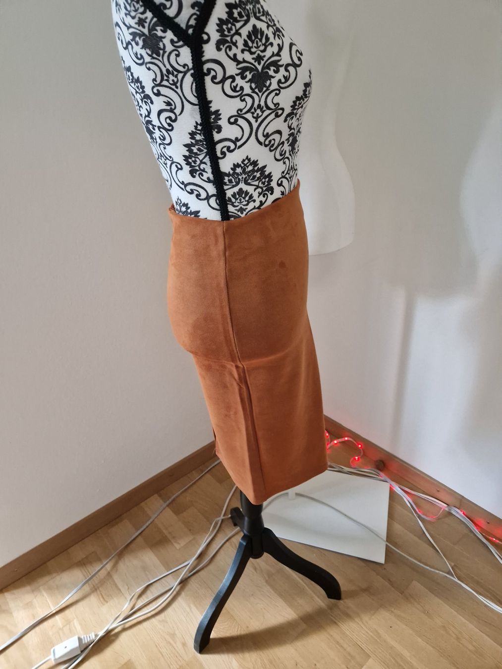Gonne: Cognac- Wildlederlook - geschrieben als Gr.M eher eine Gr.S – Nuovo (secondo la descrizione) da Glattbrugg venduto da hap_8w8v 1