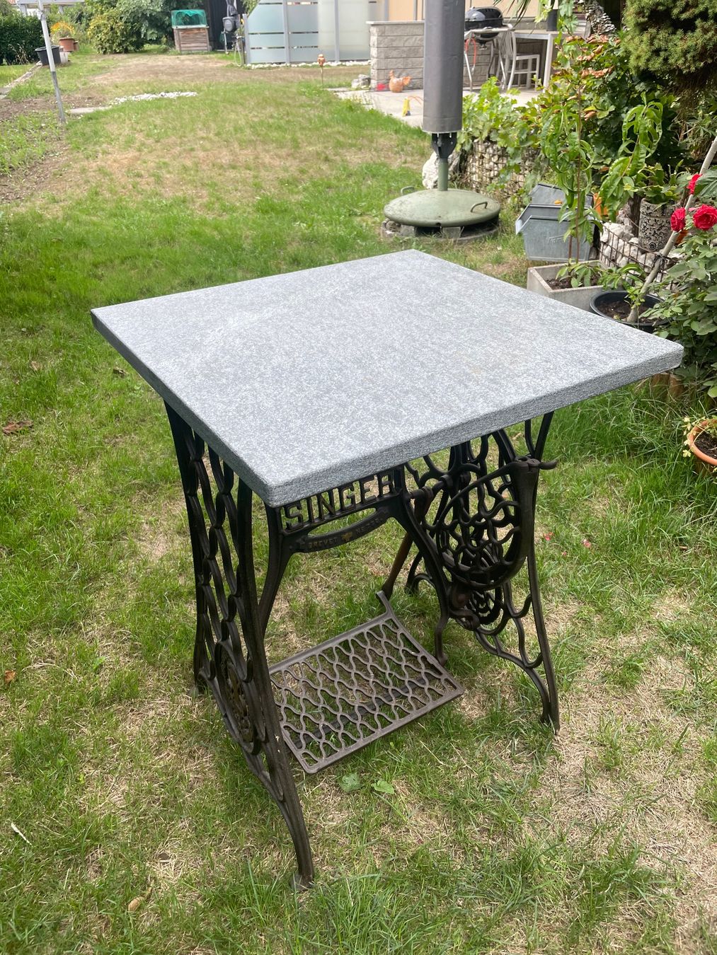 Tavoli: Granit tischchen blumen tisch – Usato da Derendingen venduto da Resu8263 1