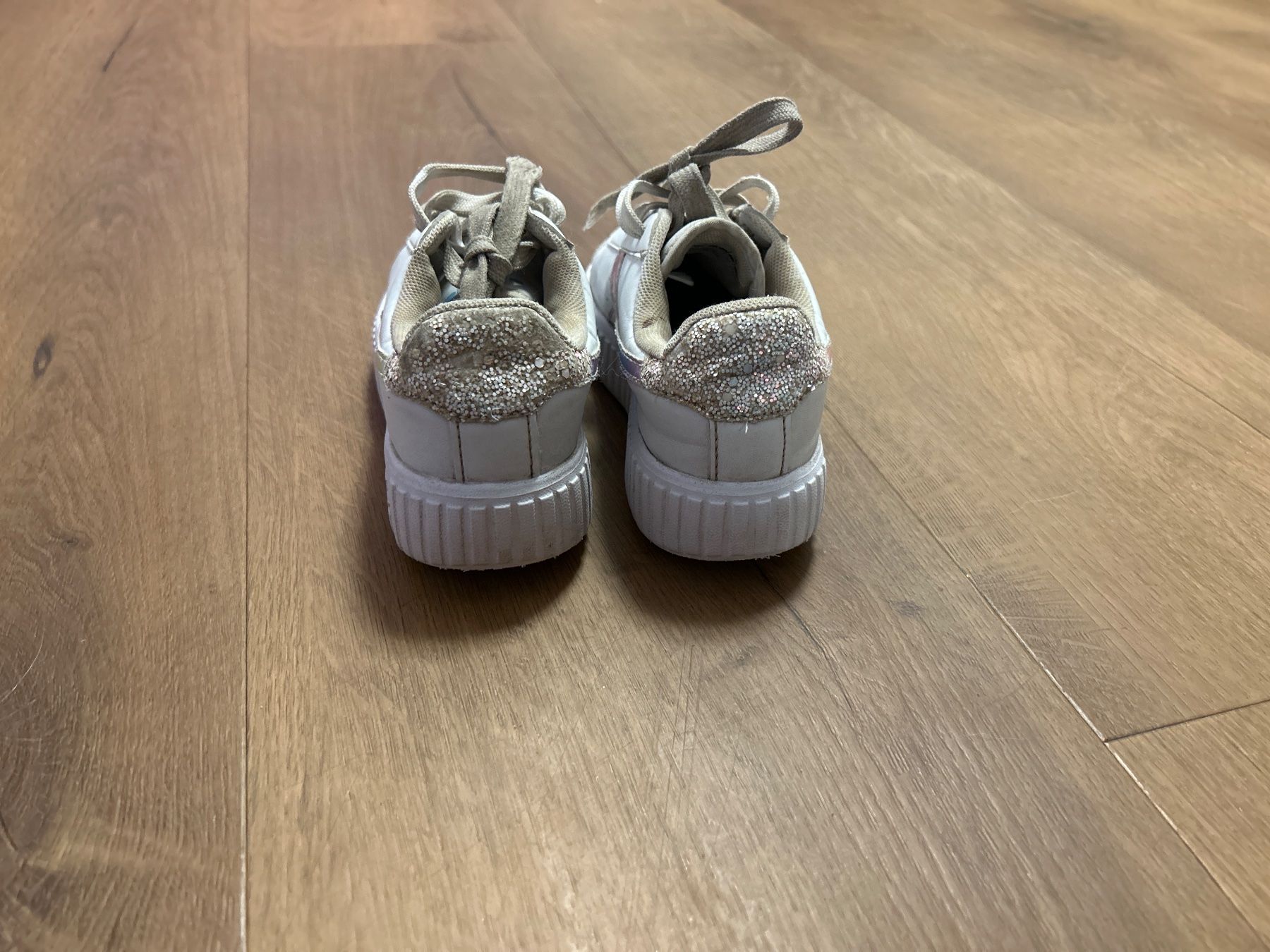 Scarpe per ragazze: Sneakers Turnschuhe Mädchen Gr 31 – Usato da Regensdorf venduto da Spyke55 3