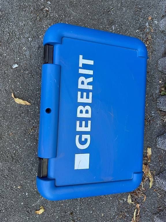Geberit Toutes les machines: Geberit ACO 103plus Pressgerät – D'occasion à Rotkreuz par inf_yr9y 2