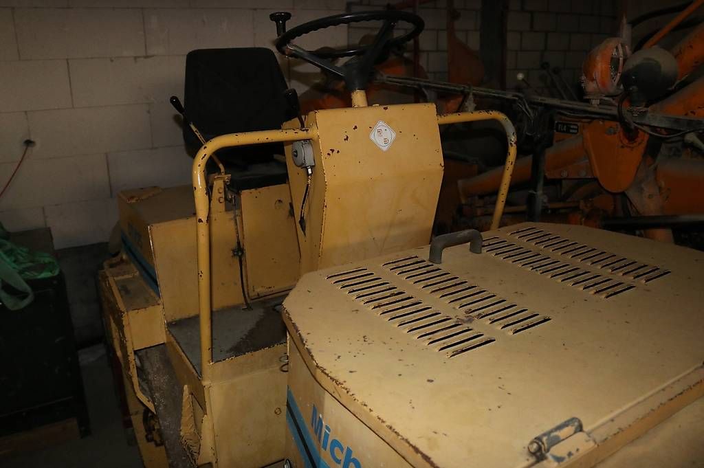 Tutte le macchine: Walze DTV25 Michelino – Usato da Unteriberg venduto da Konstibau 2