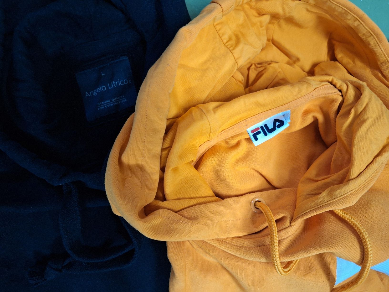 Maglioni & Felpe: 2 Hoodies – Usato da Niederglatt ZH venduto da Bobsli 1