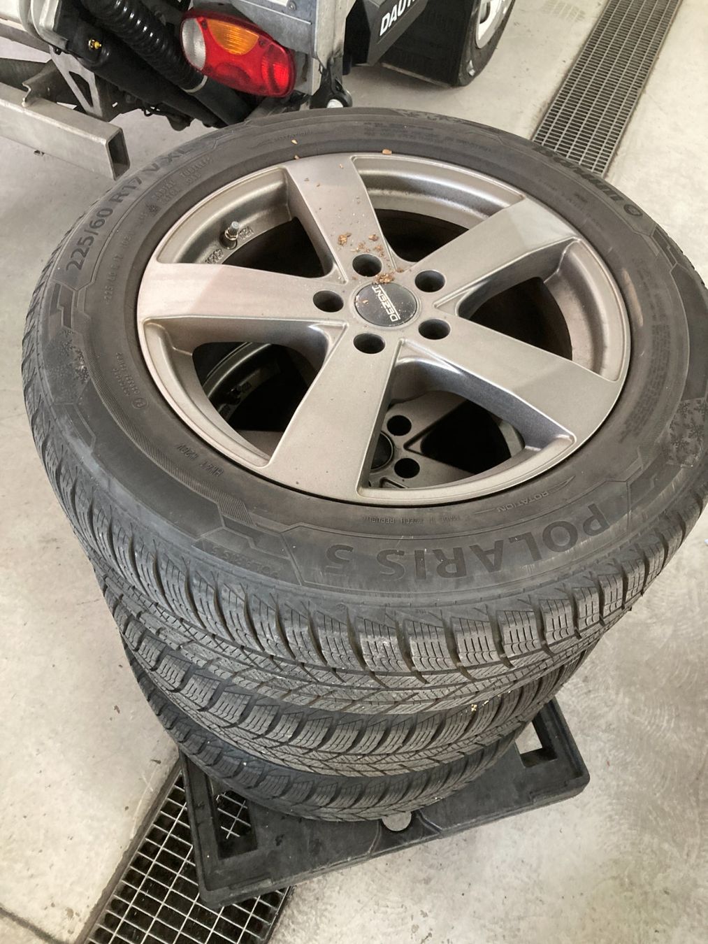 Jeep Pneumatici & Ruote complete: Jeep Compass Winterräder 225/60R17 – Nuovo e nell'imballaggio originale da Cham venduto da WB2223 1