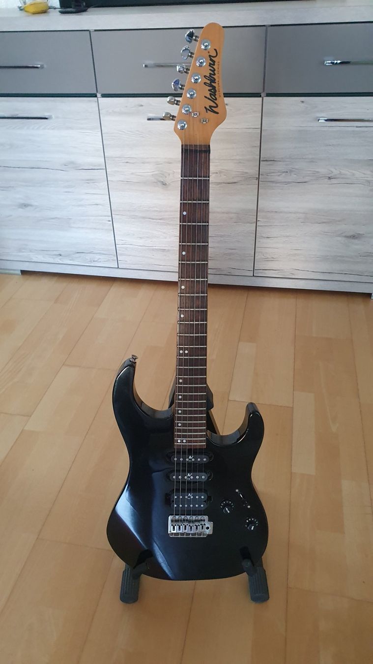 Washburn Instruments de musique: E-Gitarre – D'occasion à Worben par pioschter