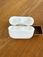 APPLE AirPods Pro 2 Charging Case